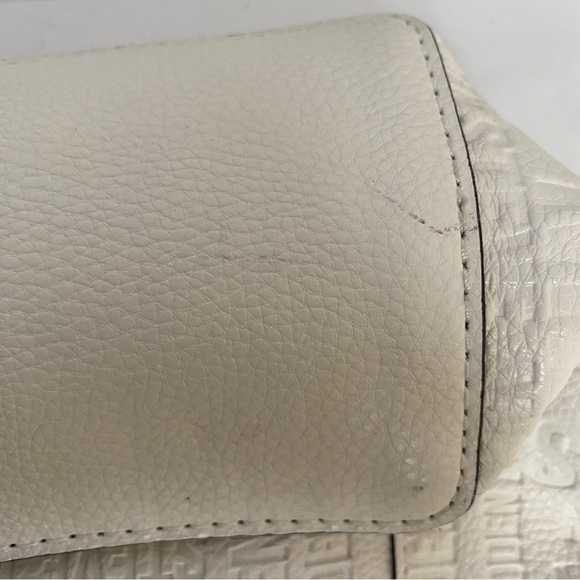 *Free w/Purchase*Steve Madden White Embossed Travel Take Along Tote Earbud Case - Picture 13 of 15